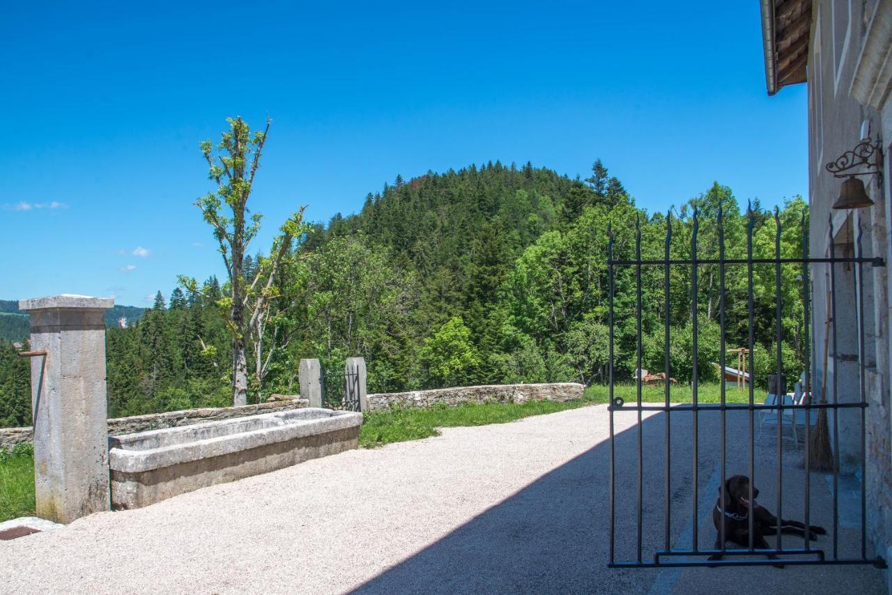 Appartamento Domaine De Malpas Villers-le-Lac Esterno foto